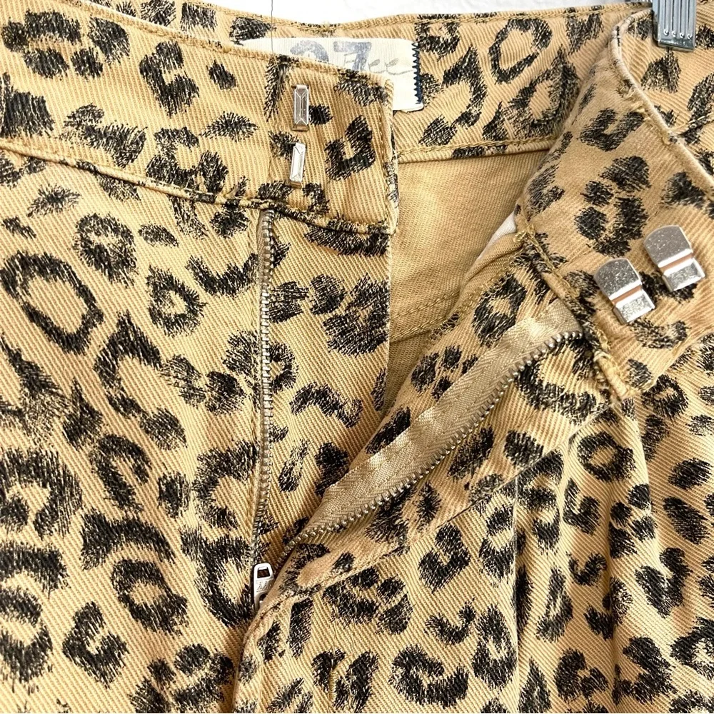 We The Free Dogtown Tan Cheetah Print High Waisted Cut-off Short Size 27